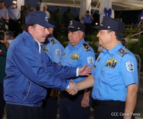 Desfile Policial "En Fuerzas de Victorias" desde la Avenida de Bolívar a Chávez