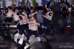 Desfile Policial "En Fuerzas de Victorias" desde la Avenida de Bolívar a Chávez