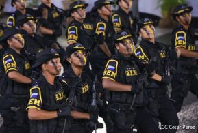 Desfile Policial "En Fuerzas de Victorias" desde la Avenida de Bolívar a Chávez
