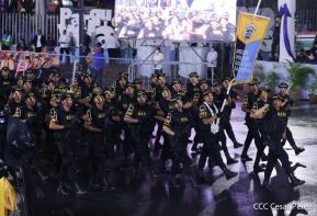 Desfile Policial "En Fuerzas de Victorias" desde la Avenida de Bolívar a Chávez