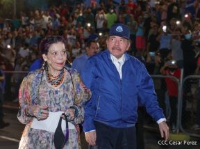 Desfile Policial "En Fuerzas de Victorias" desde la Avenida de Bolívar a Chávez