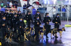 Desfile Policial "En Fuerzas de Victorias" desde la Avenida de Bolívar a Chávez