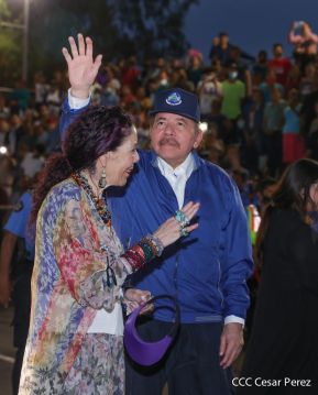 Desfile Policial "En Fuerzas de Victorias" desde la Avenida de Bolívar a Chávez