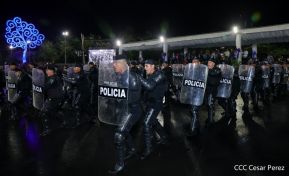 Desfile Policial "En Fuerzas de Victorias" desde la Avenida de Bolívar a Chávez