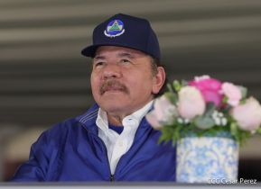 Desfile Policial "En Fuerzas de Victorias" desde la Avenida de Bolívar a Chávez