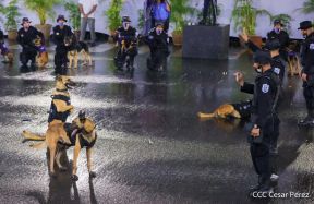 Desfile Policial "En Fuerzas de Victorias" desde la Avenida de Bolívar a Chávez