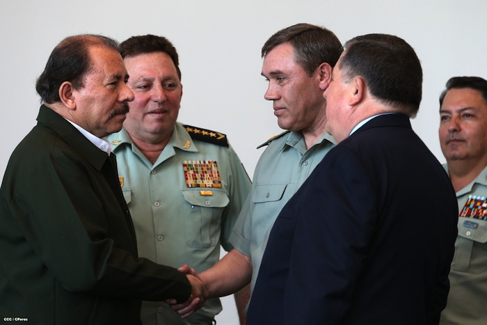 Daniel y Rosario se reúnen con Jefe del Estado Mayor de la Federación Rusa