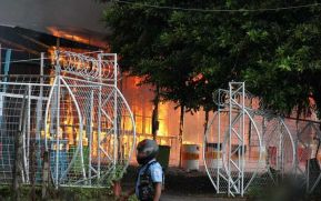Incendio en tramos de pólvora en Tiscapa