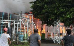 Incendio en tramos de pólvora en Tiscapa