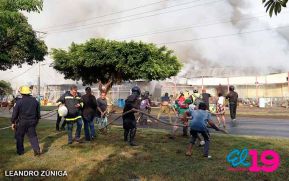 Incendio en tramos de pólvora en Tiscapa
