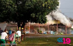 Incendio en tramos de pólvora en Tiscapa