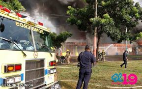 Incendio en tramos de pólvora en Tiscapa