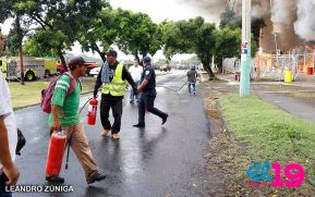 Incendio en tramos de pólvora en Tiscapa