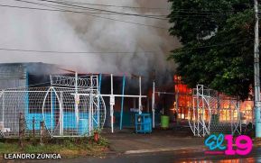 Incendio en tramos de pólvora en Tiscapa