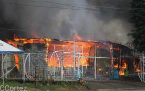 Incendio en tramos de pólvora en Tiscapa