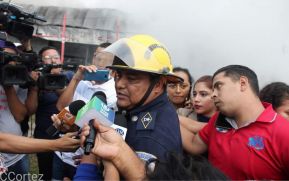 Incendio en tramos de pólvora en Tiscapa