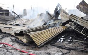 Incendio en tramos de pólvora en Tiscapa