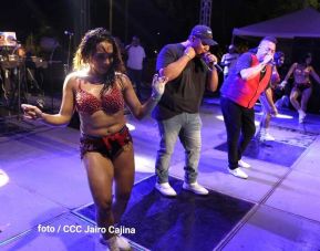 Celebración de la Fiesta de las Victorias en Avenida de Bolívar a Chávez