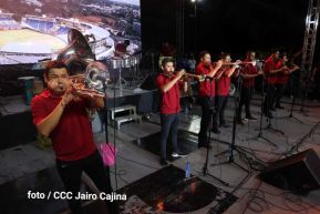 Celebración de la Fiesta de las Victorias en Avenida de Bolívar a Chávez