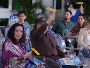 ¡Qué viva la Virgen y que en Nicaragua florezca cada vez más la Paz y el Bien !