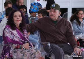 ¡Qué viva la Virgen y que en Nicaragua florezca cada vez más la Paz y el Bien !