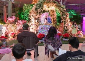 ¡Qué viva la Virgen y que en Nicaragua florezca cada vez más la Paz y el Bien !