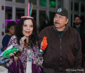 ¡Qué viva la Virgen y que en Nicaragua florezca cada vez más la Paz y el Bien !