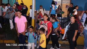 Gritería: Rezar y cantar casa por casa a La Virgen María