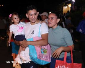 Gritería: Rezar y cantar casa por casa a La Virgen María