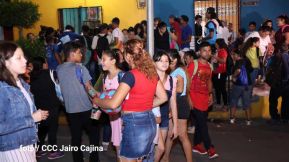 Gritería: Rezar y cantar casa por casa a La Virgen María