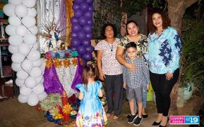 Gritería: Rezar y cantar casa por casa a La Virgen María