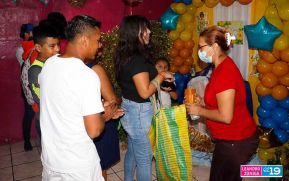 Gritería: Rezar y cantar casa por casa a La Virgen María