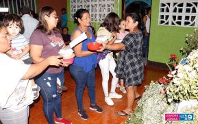 Gritería: Rezar y cantar casa por casa a La Virgen María