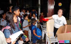 Gritería: Rezar y cantar casa por casa a La Virgen María