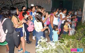 Gritería: Rezar y cantar casa por casa a La Virgen María