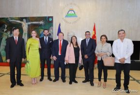 Primer Aniversario del Restablecimiento de Relaciones Diplomáticas entre la República Popular China y Nicaragua