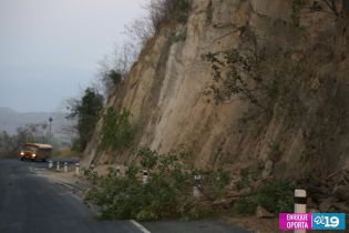 Derrumbes en Carretera Nueva a León por terremoto