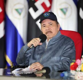 Homenaje al héroe nacional Roberto Clemente