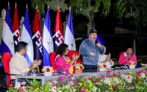 Homenaje al héroe nacional Roberto Clemente