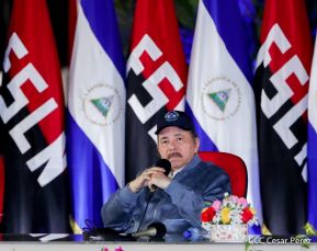 Homenaje al héroe nacional Roberto Clemente