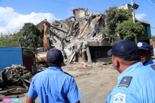 Demuelen escombros de la vieja Managua