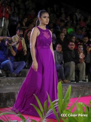 Nicaragua Diseña celebra pasarela "Verso, Perla, Pluma y Flor" en honor a Rubén Darío