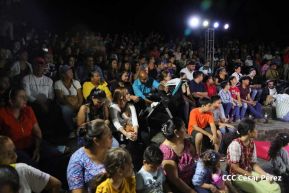 Nicaragua Diseña celebra pasarela "Verso, Perla, Pluma y Flor" en honor a Rubén Darío