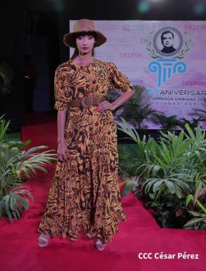 Nicaragua Diseña celebra pasarela "Verso, Perla, Pluma y Flor" en honor a Rubén Darío