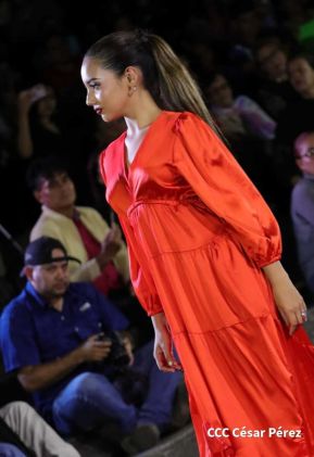 Nicaragua Diseña celebra pasarela "Verso, Perla, Pluma y Flor" en honor a Rubén Darío
