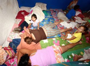 Familias asustadas por nuevo sismo