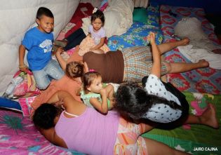 Familias asustadas por nuevo sismo