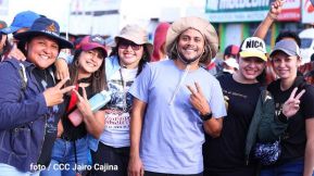 ¡Nicaragua ilumina, como un sol que no declina!