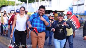 ¡Nicaragua ilumina, como un sol que no declina!