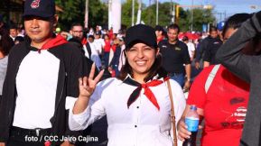 ¡Nicaragua ilumina, como un sol que no declina!